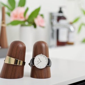 Time-off watch holder_walnut