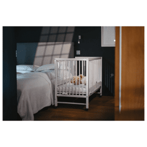 Hajo barneseng hvid - bedside crib - tissi (1)