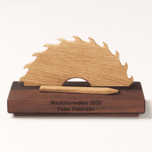 Maya Soele maskinsnedker - svendegaver - traefigurer - gaveide - gratis gravering