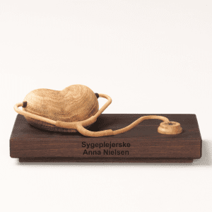 Maya Soele sygeplejerske - dimmissionsgaver - traefigurer - gaveide