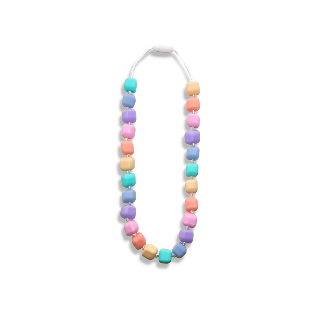 Princess and The Pea Tyggehalskaede, Pastel Rainbow - Medium Fast - bidesmykker - jellystone designs (1)