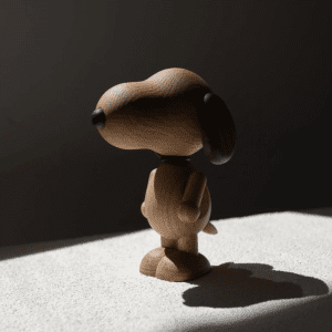 Peanut x Snoopy™ Smoked Oak Small - boyhood - traefigur - dansk design - gaveide (1)