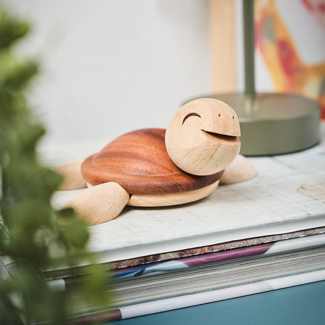 Louise lille skildpadde - traefigurer - dyrefigurer - under the sea - fablewood - dansk design (6)