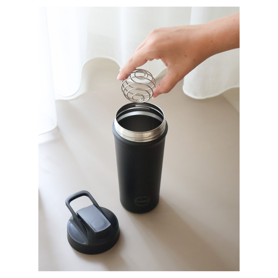 Shaker drikkedunk matte black - aya and ida - modernhousedk (3)