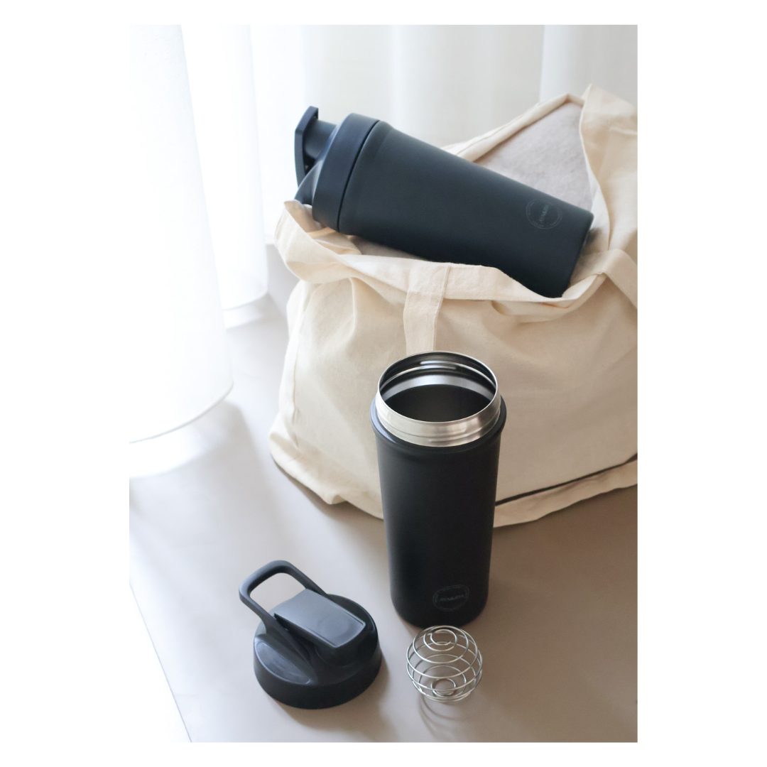 Shaker drikkedunk navy blue - matte black - aya and ida - modernhousedk